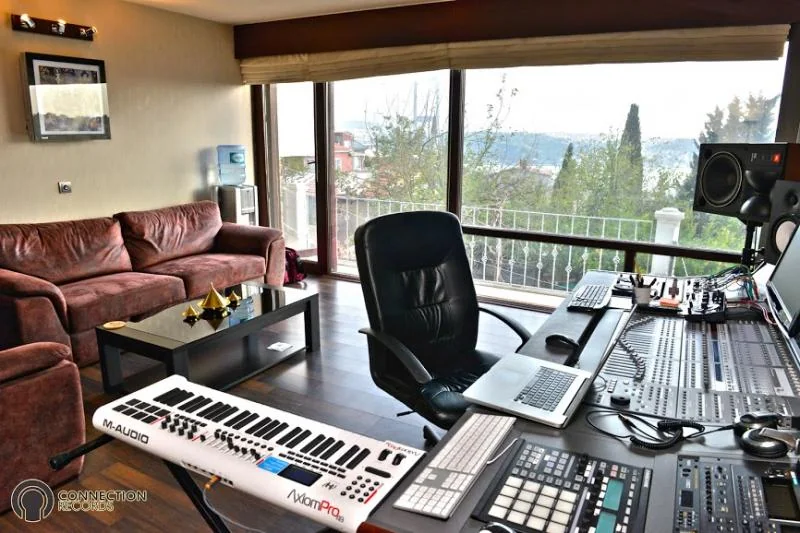 Connection studio — space and equipment 6