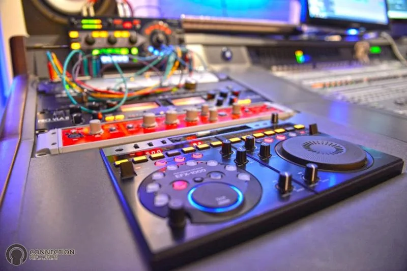 Connection studio — space and equipment 9